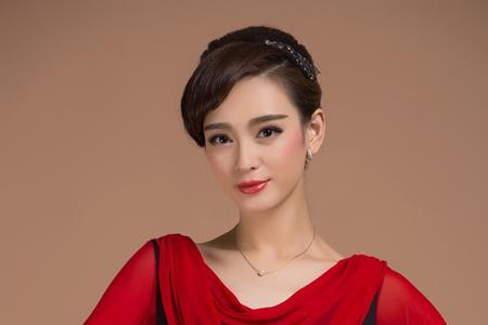 形容衣服摩登是什么意思