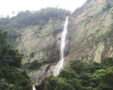 高明香山马尾水瀑布要门票吗