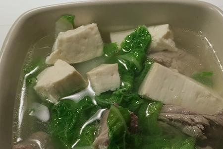 烧猪骨豆腐汤的做法