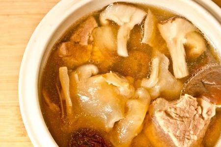 炖排骨可以放鳗鱼干吗