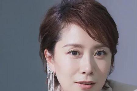 黄磊比海清大5岁