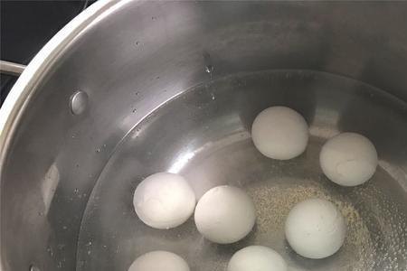 为什么汤圆一煮就裂开皮还硬