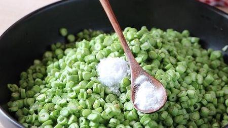 东北豆角食用碱什么时候放