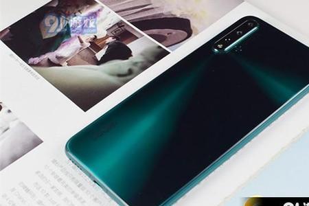 华为nova5pro是冷光屏吗
