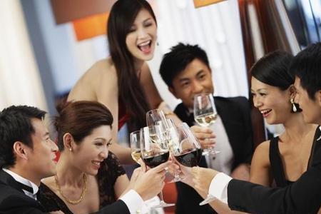 单位聚餐轮流敬酒词简单点