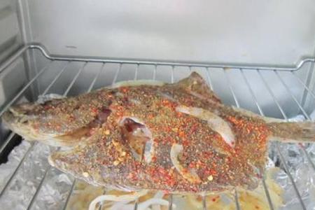 烤海鱼腌制的方法
