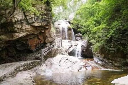 驼梁大峡谷漂流是在景区里面嘛