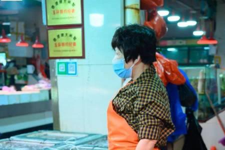 公蟹的蟹膏怎么是青色的