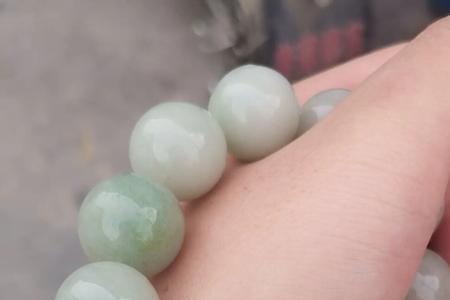 佘太翠手串一般要几个珠子