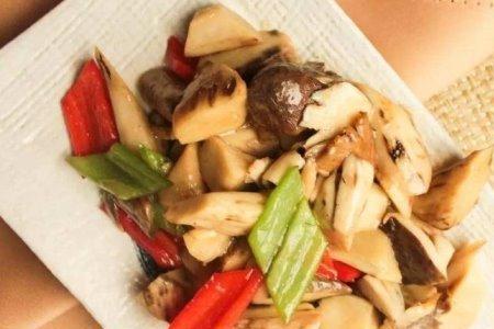 清蒸肘子加鲜牛肝菌可以吗