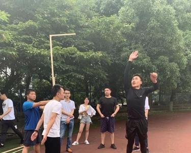 立定纵跳摸高技巧