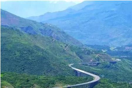 遇河架桥逢山开路下一句是什么