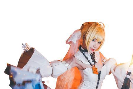 fate黄头发红衣服女是谁