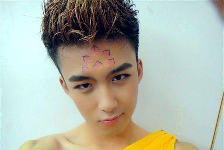 秀气男生脸适合什么鼻子