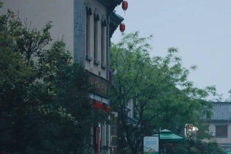 濛濛细雨还是蒙蒙细雨