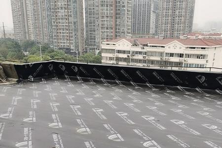 屋顶漏水用js还是液体卷材好