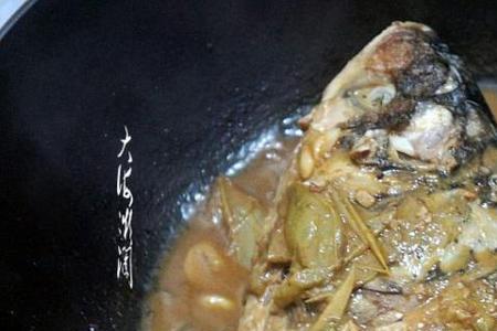炖鱼头需要什么调料