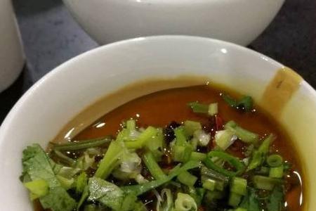 吃酸菜锅配什么蘸料好吃