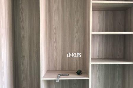 卡门灰木门配什么衣柜颜色