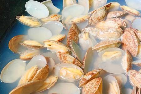 焯海鲜冷水下锅还是热水