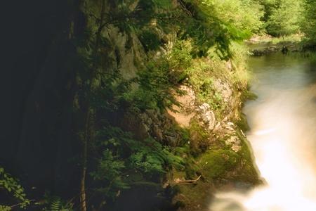 小河淌水是什么梗