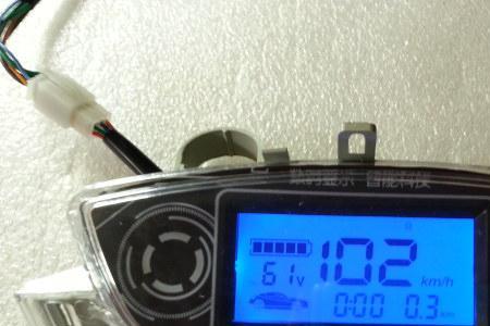 爱玛泡泡电动车怎么看电量