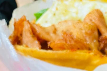 烤冷面和铁板里脊肉饼哪个好吃