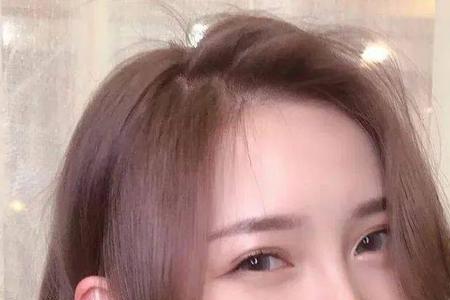 亚麻色和板栗色哪个显年轻