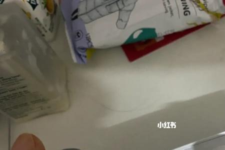 华强北耳机左耳听一会就没电了
