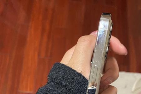 用卫生纸擦手机屏幕会有划痕吗