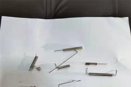 五匹手机支架弹簧能调吗