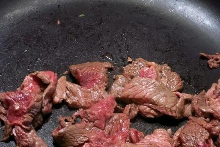 牛肉炒几分钟熟