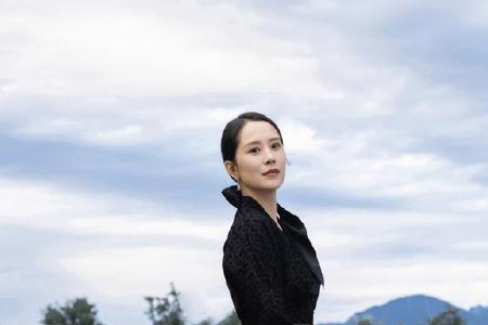 端庄稳重是什么意思