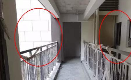 小区楼房北外置连廊是干什么