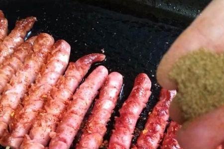 十斤肉做烤肠烤熟后能做几斤