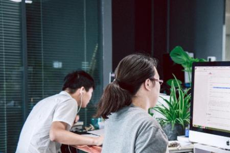 公司如何处理员工带孩子加班