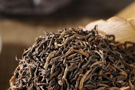 红茶茶饼好还是散茶好