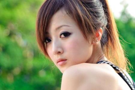 形容女人说话龌龊的成语