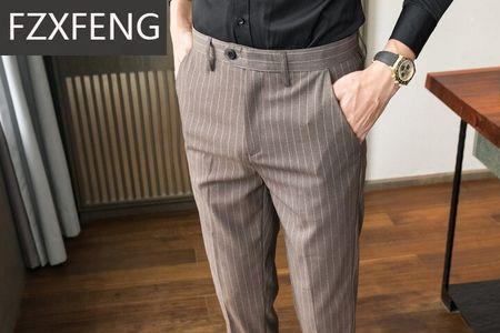 红棕色裤子配什么颜色上衣男生