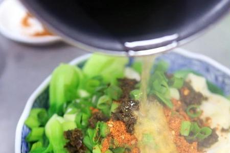肉丝油泼面家常做法