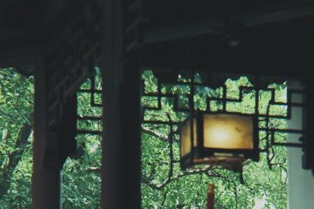 夜半无眠半窗清梦意思