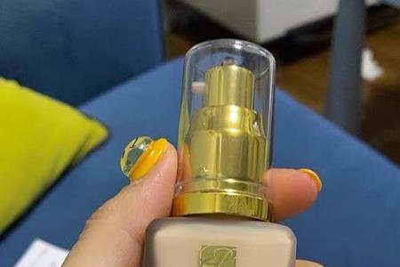 雅诗兰黛粉底液怎么没有香味