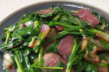 韭菜熏肉怎么调馅