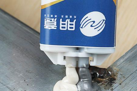 铸工胶可以粘地暖水管
