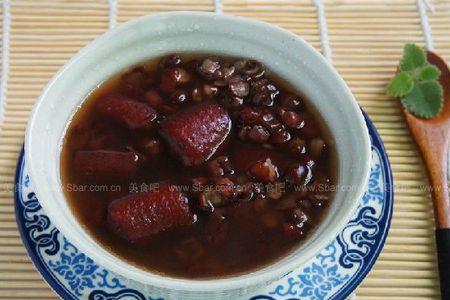 毛豆猪尾煲汤做法
