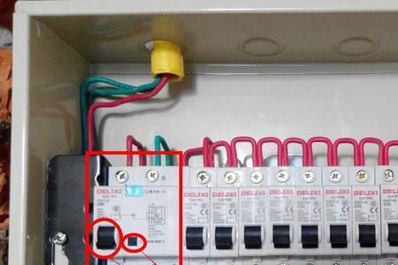 空气开关哪个是开或关