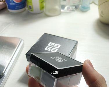 纪梵希散粉上的字能抠掉吗