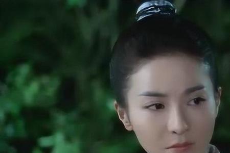 倾世妖颜叶兰的师父是谁