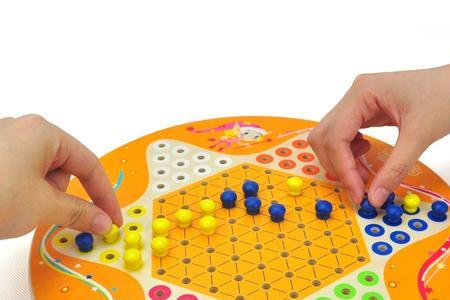 空跳棋怎么玩