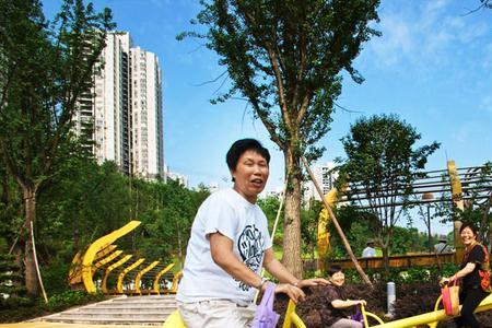 赞美公园幸福场景成语